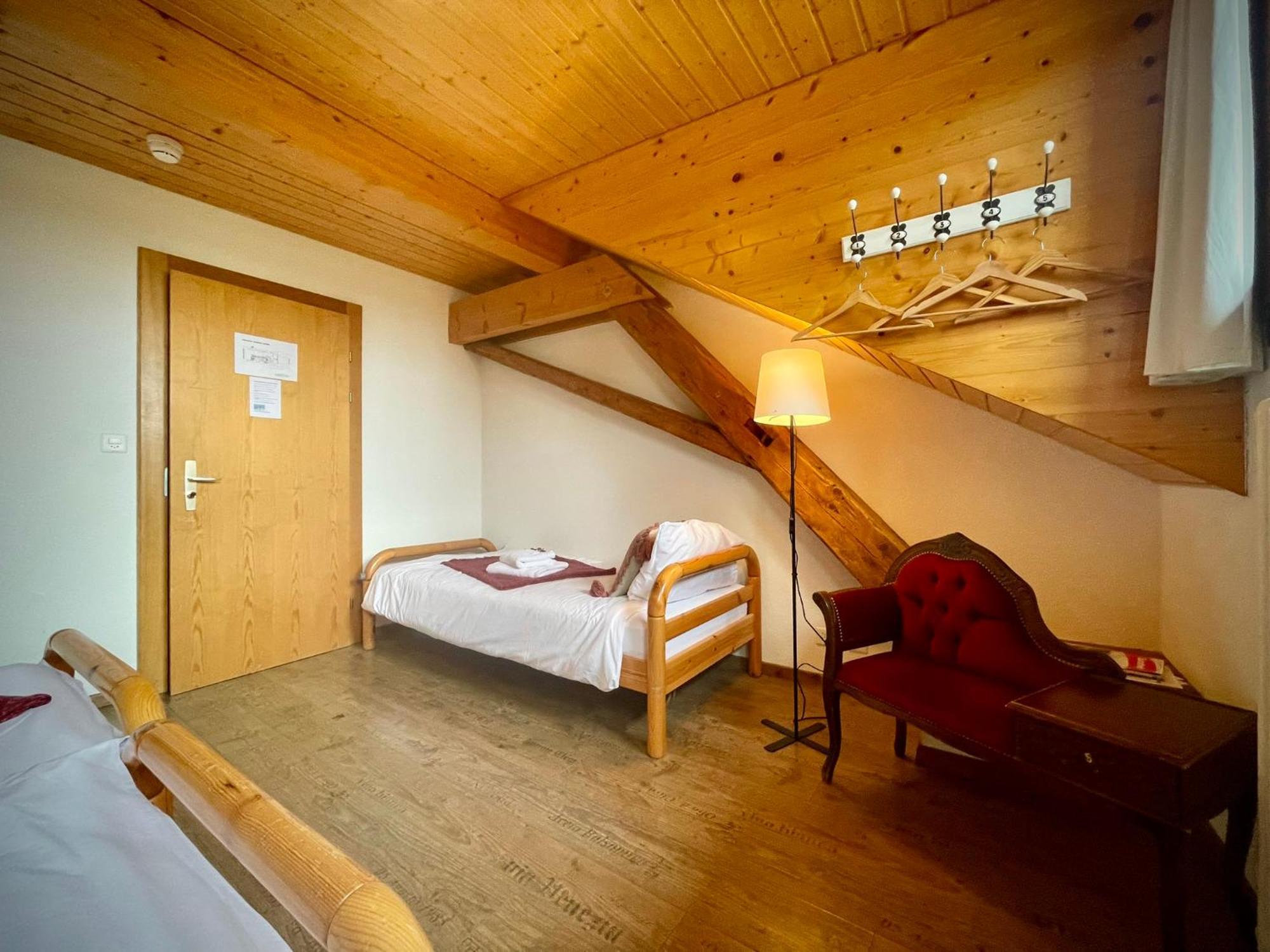 Hotel Restaurant Du Marchairuz Le Brassus Extérieur photo