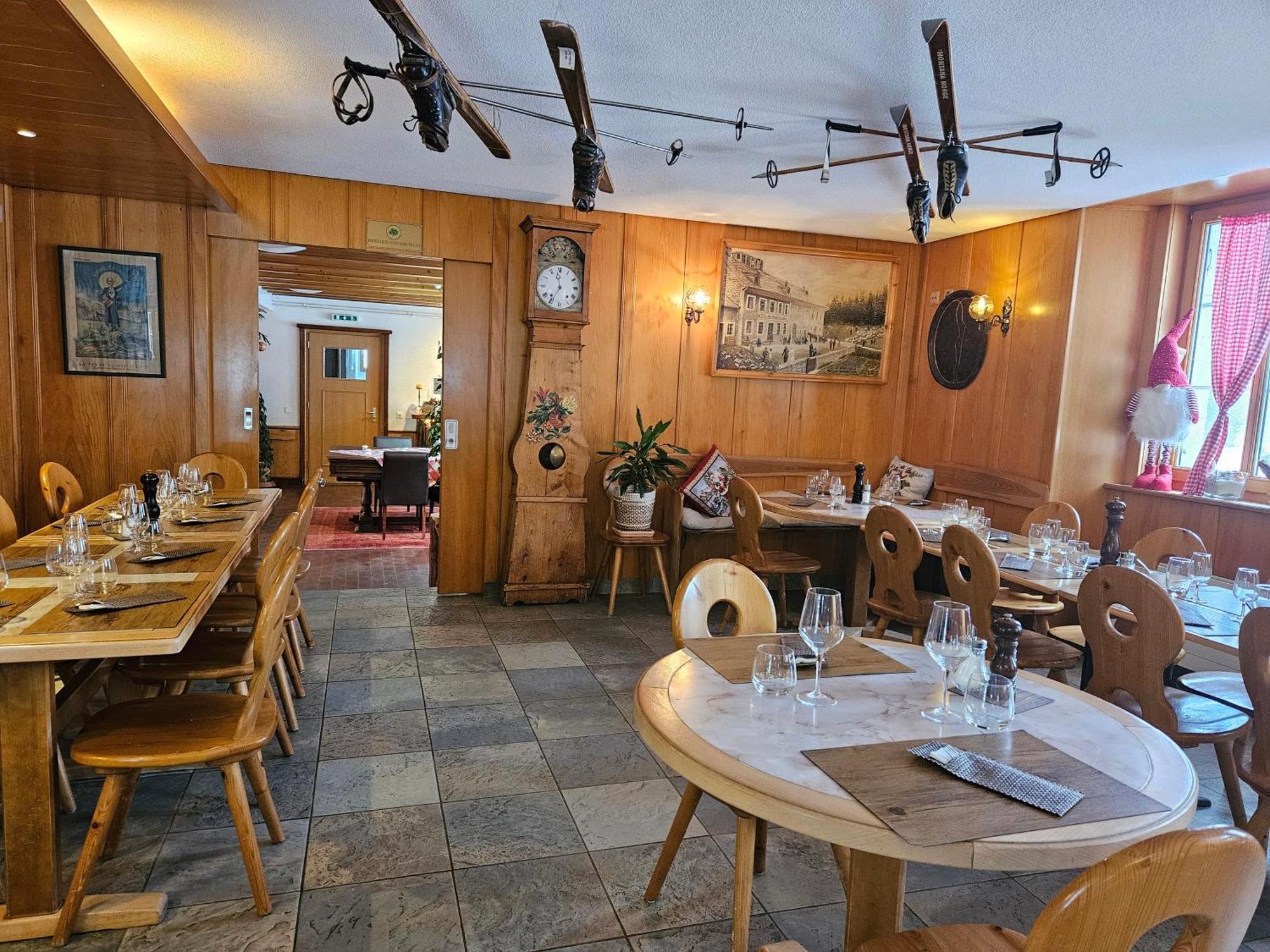 Hotel Restaurant Du Marchairuz Le Brassus Extérieur photo